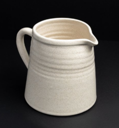 Jarra Tikal de ceramica hecho a mano - Medidas: 11 x 15 cm