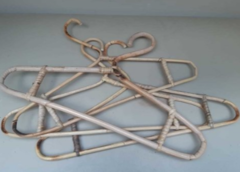 Percha de rattan - comprar online