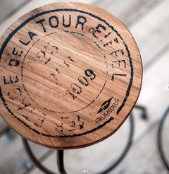Taburete de hierro y madera
