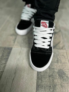 VANS KNU en internet