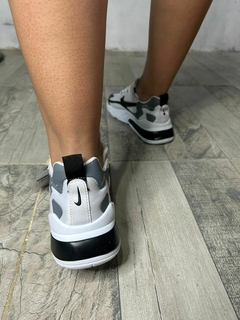 NIKE REAC 270