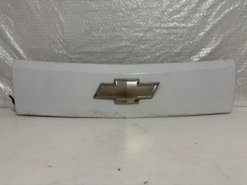 Aplique Tampa Traseira Gm Captiva 2008/2016 - 55108290