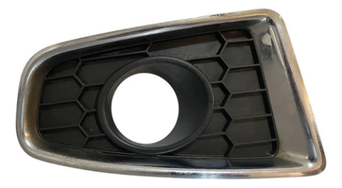 Moldura Farol De Milha Lado Direito Renault Sandero 2012/14 Preto