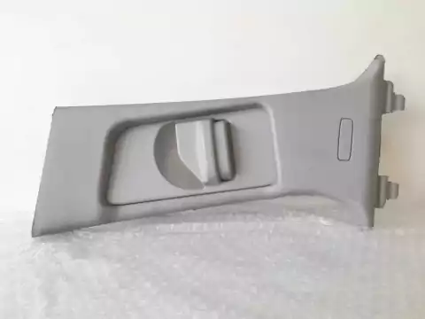 Acabamento Coluna Cinto D.E Mercedes C180 2011/2014 Original