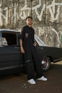 CAMISA BUTTON LETTERING PRETO na internet