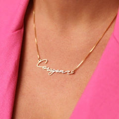 Colar com Texto "CORAGEM" no banho de Ouro