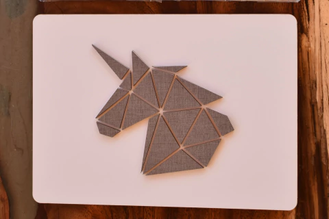 Rompecabezas geométrico UNICORNIO - comprar online