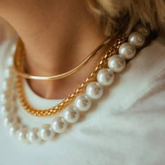 colar Nice na internet