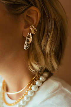 piercing Empire na internet