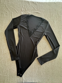 BODY M/L escote V encaje - LasRicci