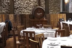Alquiler de TXOTX MOVIL - Barricas con las Sidras Txapela y Juliá & Echarren Eventos/ Sidra al Txotx p/400 Personas - comprar online