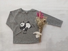 REMERA PANDA GRIS OSCURO