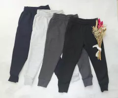BABUCHA FRIZADA CON PUÑO BOLSILLOS NEGRA - comprar online