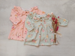 VESTIDO CON CUELLO FLOWER ROSA - comprar online