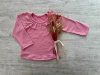 REMERA VOLADO CUELLO ROSA