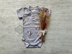 BODY BOTONES BOSQUE GRIS