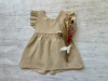 VESTIDO TUSOR ESPALDA VOLADOS BEIGE