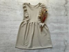 VESTIDO BRUCELLA VOLADITOS BEIGE OSCURO