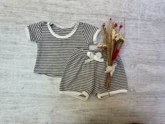 CONJUNTO WAFFLE RAYADO REMERA CORTA + SHORT BLANCO