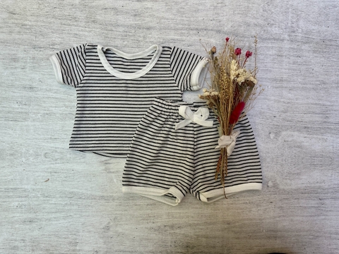 CONJUNTO WAFFLE RAYADO REMERA CORTA + SHORT BLANCO