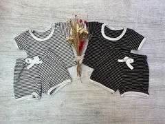 CONJUNTO WAFFLE RAYADO REMERA CORTA + SHORT BLANCO - comprar online