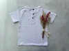 REMERA CON BOTONES BLANCA
