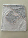 MANTA RECIBIDORA CON CAPUCHA + BABERO FOREST CELESTE - comprar online
