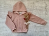 CAMPERA FRIZADA CON VOLADITOS ROSA VIEJO