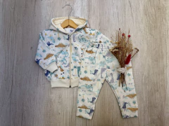 CONJUNTO FRIZADO CAMPERA + BABUCHA DINOS NATURAL - comprar online