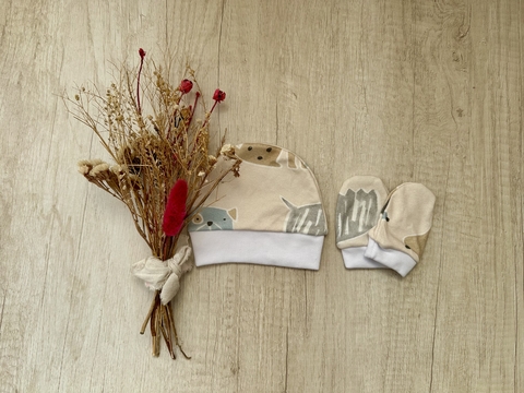 SET GORRITO + MANOPLAS PERRITOS BEIGE - comprar online