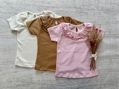 REMERA CUELLO VOLADITOS MARRON - comprar online