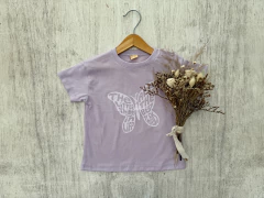REMERA MARIPOSA LILA - comprar online