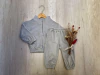 CONJUNTO DE PLUSH BIFAZ BUZO OVER + BABUCHA PLATA - comprar online