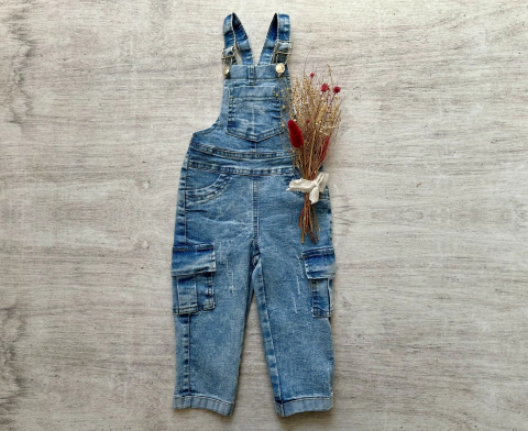 JARDINERO CARGO DE JEAN