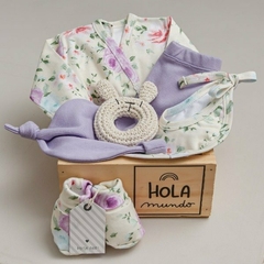 BABY BOX MADERA HOLA MUNDO - AJUAR 6 PIEZAS FLOREADO LILA