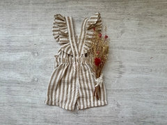 JARDINERO CORTO RAYADO BEIGE - comprar online