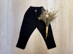 PANTALON DE GABARDINA CORTE CHINO NEGRO - comprar online