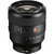Lente Sony SEL FE 50mm f/1.4 GM com design robusto e detalhes em preto