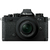 Câmera mirrorless Nikon Z Fc com lente 16-50mm f/3.5-6.3 na posição frontal.