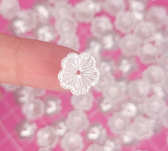 Aplique Flores Branca Costura 50 unidades - 13mm - Modelo 2 - comprar online