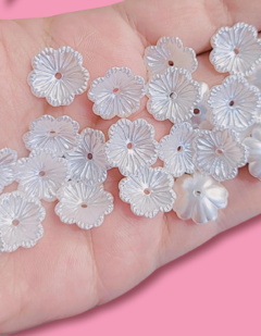 Aplique Flores Branca Costura 50 unidades - 13mm - Modelo 2