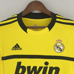 CAMISA DO REAL MADRID RETRÔ - GOLEIRO 11/12 - comprar online