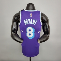 Imagem do CAMISETA DO LOS ANGELES LAKES CITY- BRYANT 8-ROXA- 75 ANOS DO NBA