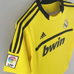 CAMISA DO REAL MADRID RETRÔ - GOLEIRO 11/12 na internet