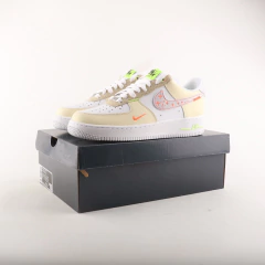 NIKE AIR FORCE 1 - BROWN/WHITE - UNISSEX - comprar online