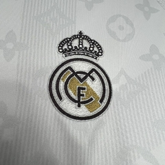 CAMISA DO REAL MADRID - ESPECIAL LOUIS VUITTON 24/25 na internet
