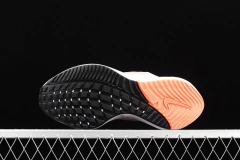 NIKE AIR ZOOMX VOMERO - UNISSEX - BRANCO/LARANJA na internet