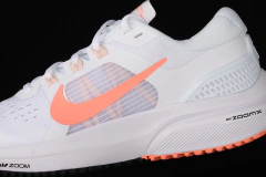NIKE AIR ZOOMX VOMERO - UNISSEX - BRANCO/LARANJA