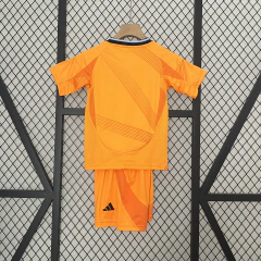 KIT INFANTIL REAL MADRID - AWAY 24/25 na internet