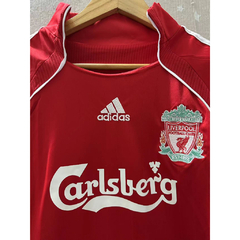 CAMISA RETRÔ DO LIVERPOOL - GERRARD 8 - HOME 06/08 (COM PATCH) na internet